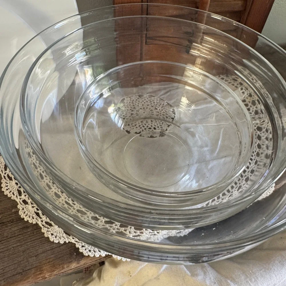 Set of 3 Glass Nesting Mixing Bowls with White Lids Clear Round Food Storage Set